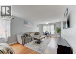 651 PINEROW Crescent UnitNo. A - 14