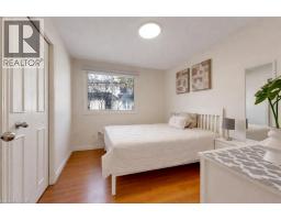 72 ST JEROME Crescent - 15