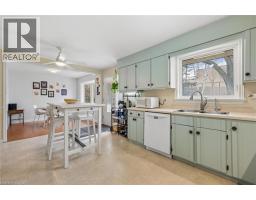 20 KATHERINE Crescent - 13