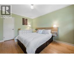 20 KATHERINE Crescent - 16