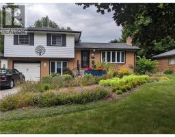 55 BERKLEY Crescent - 2