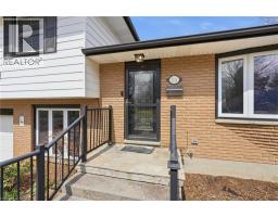 55 BERKLEY Crescent - 4