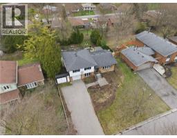 55 BERKLEY Crescent - 43