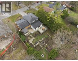 55 BERKLEY Crescent - 44