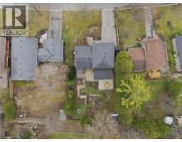 55 BERKLEY Crescent - 45