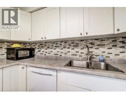 15 GREEN VALLEY Drive UnitNo. 27 - 10