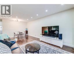 15 GREEN VALLEY Drive UnitNo. 27 - 18