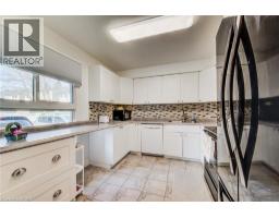 15 GREEN VALLEY Drive UnitNo. 27 - 8