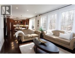 103 GLAZEBROOK Crescent - 12