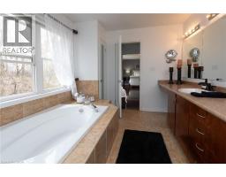 103 GLAZEBROOK Crescent - 27