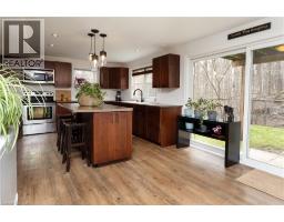 103 GLAZEBROOK Crescent - 32