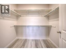 48 MAIN Street E - 16