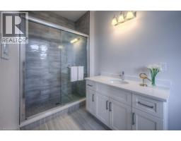 48 MAIN Street E - 18