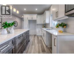 48 MAIN Street E - 8