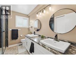 32 HOBART Crescent - 14