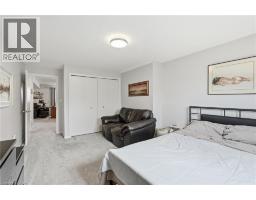 32 HOBART Crescent - 20