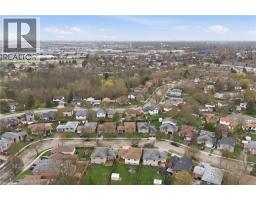 32 HOBART Crescent - 30