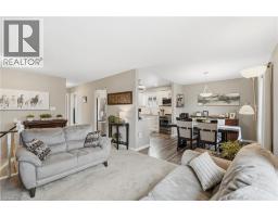 32 HOBART Crescent - 6