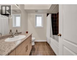 335 KROTZ Street W - 23