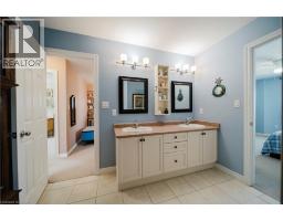 90 CAPTAIN MCCALLUM Drive - 24