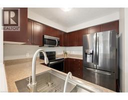 951 ZELLER Crescent - 11