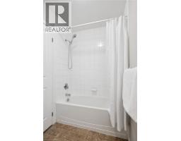 951 ZELLER Crescent - 22