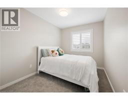 951 ZELLER Crescent - 25