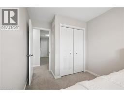 951 ZELLER Crescent - 26