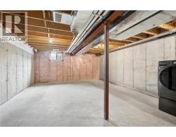 951 ZELLER Crescent - 28