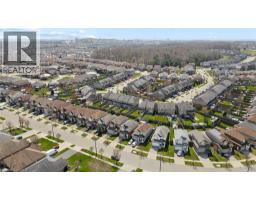 951 ZELLER Crescent - 35