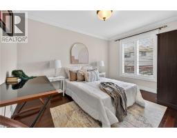 37 WOODFIELD Avenue - 32