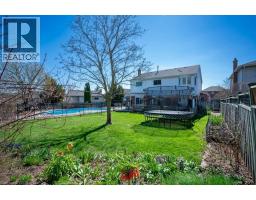 44 LORILEE Crescent - 38