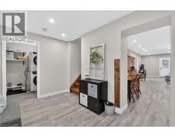 332 QUEEN Street N - 22