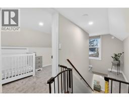 332 QUEEN Street N - 27