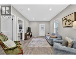 332 QUEEN Street N - 5