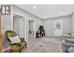 332 QUEEN Street N - 7