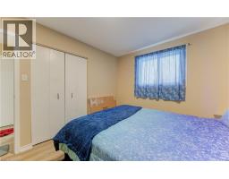 110 HAZELGLEN Drive - 14