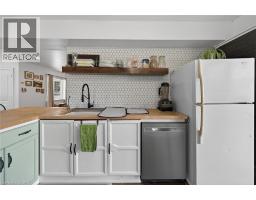 23 ERIE Avenue N - 18