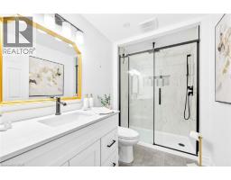 20 LINDA Crescent - 37