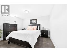 20 LINDA Crescent - 38