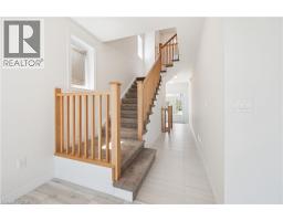 33 HENRY MARACLE Street - 3