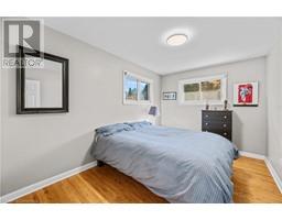 375 CLARENDON Drive - 18