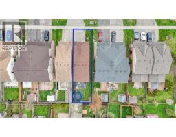 18 DONNENWERTH Drive - 7