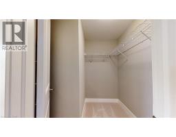 2250 SOUTHPORT Crescent - 6