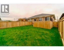 8 HARLEQUIN Court - 16