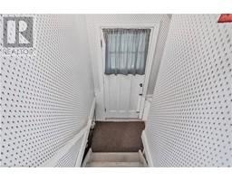 48 GARNER Road W - 32