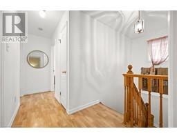 444 BURNETT Avenue - 23