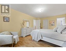 444 BURNETT Avenue - 25