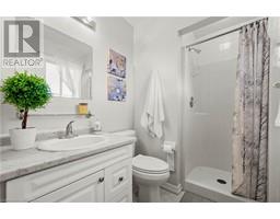 444 BURNETT Avenue - 26