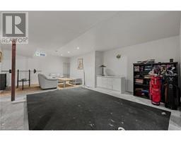 444 BURNETT Avenue - 33